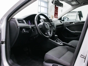 Седан Volkswagen Jetta 2012 года, 1089000 рублей, Красноярск