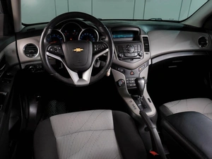 Седан Chevrolet Cruze 2012 года, 899000 рублей, Воронеж