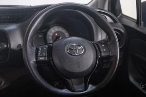 Хетчбэк Toyota Vitz 2019 года, 1069000 рублей, Томск