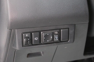 Хетчбэк Nissan Tiida 2011 года, 929000 рублей, Омск