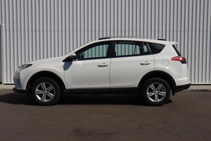 Внедорожник Toyota RAV4 2018 года, 2320000 рублей, Брянск