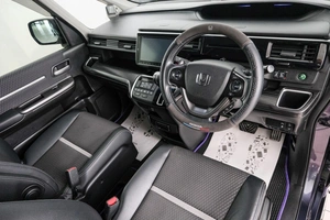 Минивэн Honda Stepwgn 2017 года, 2149000 рублей, Красноярск