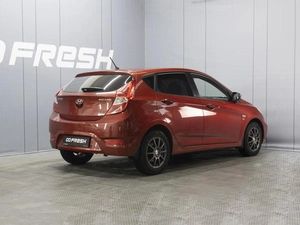 Хетчбэк Hyundai Solaris 2013 года, 1010000 рублей, Омск