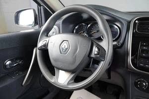 Седан Renault Logan 2017 года, 679000 рублей, Тюмень