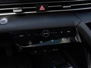 Седан Hyundai Elantra 2021 года, 1925000 рублей, Краснодар