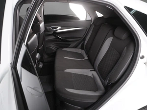 Седан ВАЗ (LADA) Vesta 2024 года, 1399000 рублей, Красный Пахарь