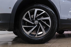 Внедорожник Volkswagen Tiguan 2018 года, 2689000 рублей, Новокузнецк