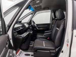 Минивэн Honda Stepwgn Spada 2017 года, 1935000 рублей, Красноярск