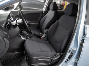 Седан Hyundai Solaris 2011 года, 649000 рублей, Тюмень