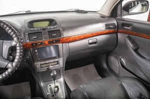 Седан Toyota Avensis 2004 года, 839000 рублей, Томск