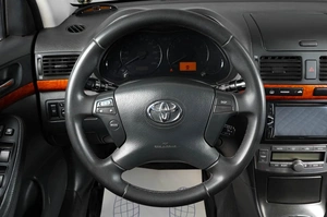Седан Toyota Avensis 2008 года, 949000 рублей, Тюмень