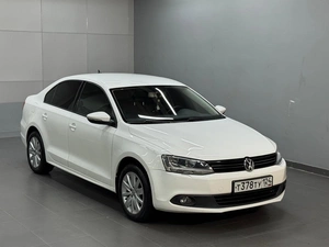Седан Volkswagen Jetta 2012 года, 1047000 рублей, Красноярск