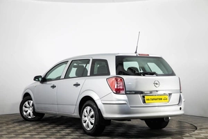 Универсал Opel Astra 2011 года, 699000 рублей, Пермь