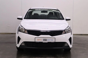 Седан Kia Rio 2021 года, 1785000 рублей, Брянск