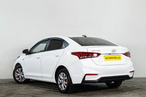 Седан Hyundai Solaris 2018 года, 1169000 рублей, Сургут