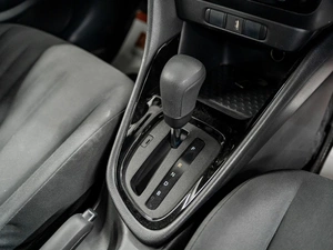 Хетчбэк Toyota Yaris 2020 года, 1177000 рублей, Красноярск