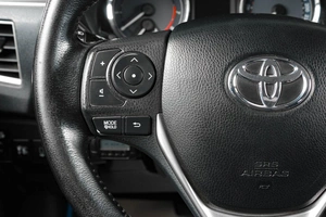 Седан Toyota Corolla 2013 года, 1699000 рублей, Тюмень