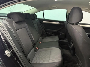 Седан Volkswagen Passat 2017 года, 2174000 рублей, Орёл