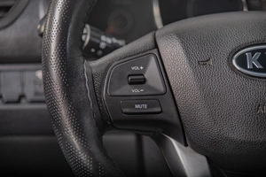 Седан Kia Rio 2011 года, 859000 рублей, Томск