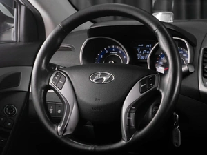 Седан Hyundai Elantra 2015 года, 1149000 рублей, Тюмень