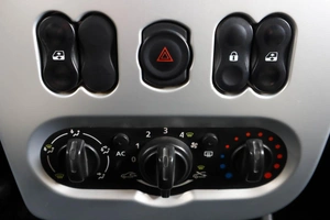 Седан Renault Logan 2013 года, 529000 рублей, Пермь