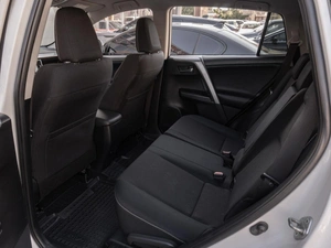 Внедорожник Toyota RAV4 2017 года, 2949000 рублей, Саратов