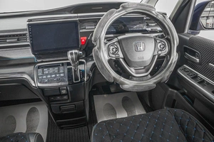 Минивэн Honda Stepwgn 2015 года, 1659000 рублей, Барнаул