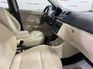 Универсал Skoda Fabia 2011 года, 695000 рублей, Красноярск