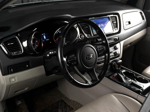 Минивэн Kia Carnival 2019 года, 2996000 рублей, Тюмень