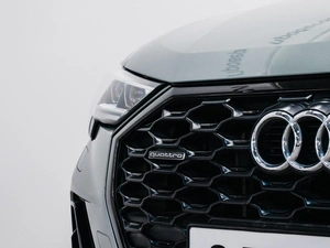 Внедорожник Audi Q3 2021 года, 4145000 рублей, Красноярск