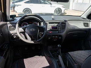 Седан Kia Rio 2011 года, 500000 рублей, Краснодар