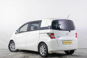 Минивэн Honda Freed 2010 года, 969000 рублей, Кемерово