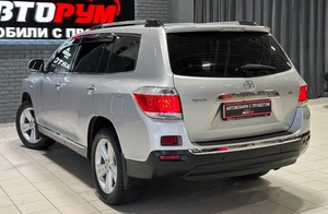 Внедорожник Toyota Highlander 2012 года, 2357000 рублей, Красноярск
