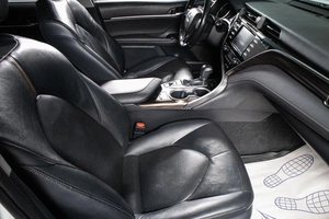 Седан Toyota Camry 2018 года, 2799000 рублей, Сургут