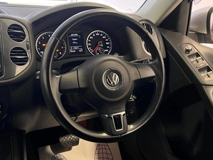 Внедорожник Volkswagen Tiguan 2013 года, 1349000 рублей, Красноярск