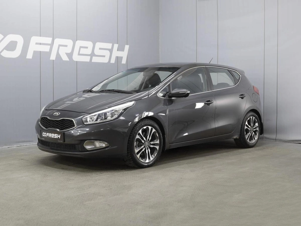 Хетчбэк Kia Ceed 2013 года, 1110000 рублей, Омск