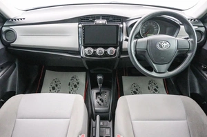 Седан Toyota Corolla Axio 2013 года, 1039000 рублей, Красноярск
