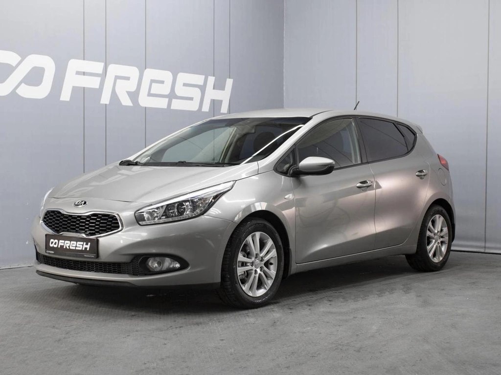 Хетчбэк Kia Ceed 2013 года, 1079000 рублей, Омск