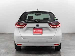 Хетчбэк Honda Fit 2020 года, 1400000 рублей, Красноярск