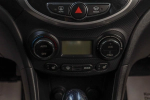 Седан Hyundai Solaris 2011 года, 849000 рублей, Челябинск