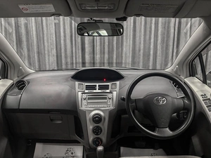 Хетчбэк Toyota Vitz 2009 года, 539000 рублей, Красноярск
