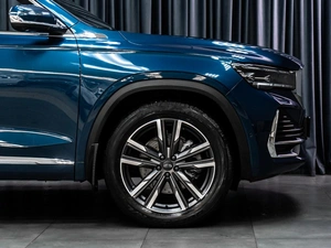 Внедорожник Geely Monjaro 2023 года, 3289000 рублей, Тюмень