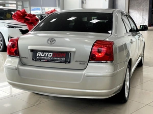 Седан Toyota Avensis 2004 года, 787000 рублей, Солонцы