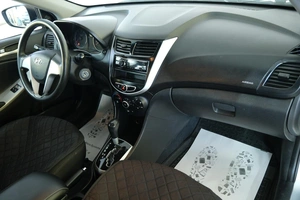 Седан Hyundai Solaris 2014 года, 889000 рублей, Омск