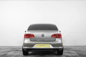 Седан Volkswagen Passat 2013 года, 1179000 рублей, Кемерово