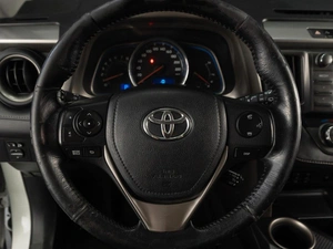 Внедорожник Toyota RAV4 2014 года, 2299000 рублей, Тюмень