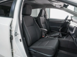 Седан Toyota Corolla 2014 года, 1329000 рублей, Сургут