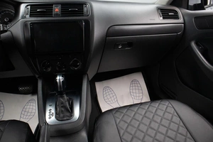 Седан Volkswagen Jetta 2013 года, 1109000 рублей, Оренбург