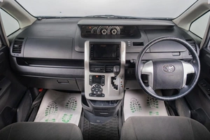 Минивэн Toyota Noah 2011 года, 1479000 рублей, Томск