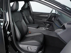 Седан Toyota Camry 2026 года, 4355000 рублей, Красный Пахарь